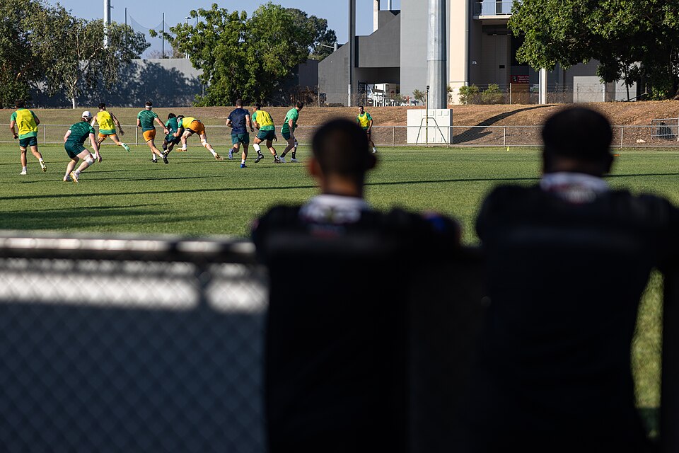 Illustration: Knee Tackling Technique